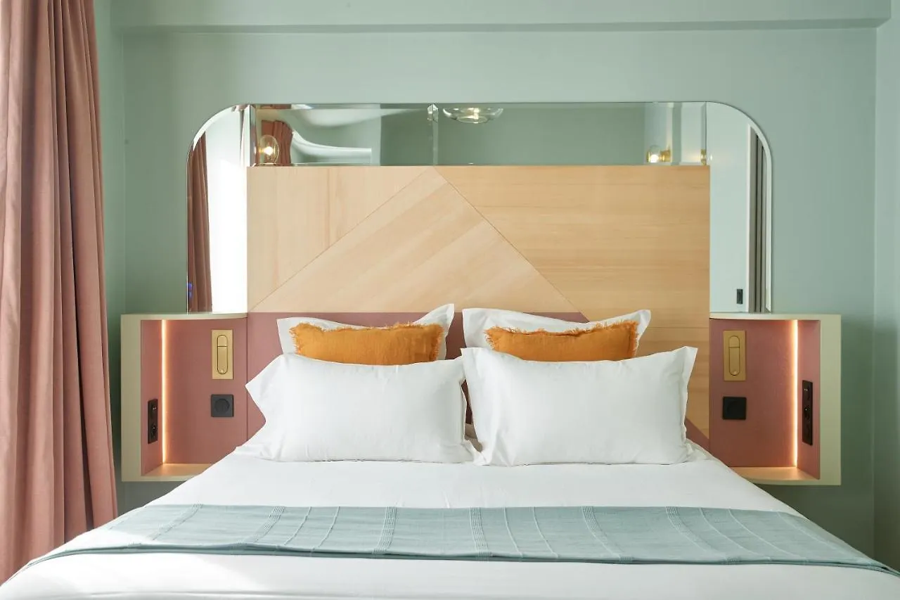 Amoi 4* Paris